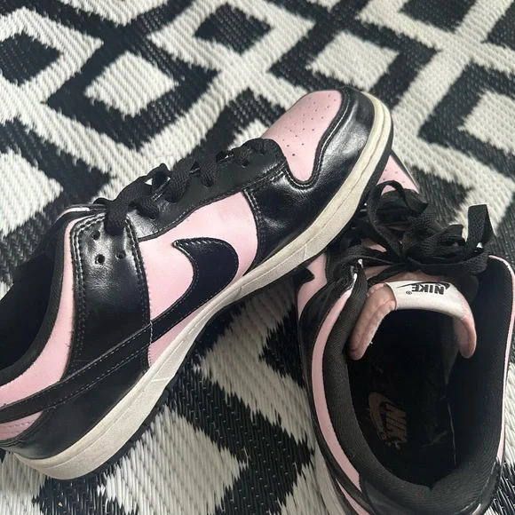 Nike Dunks Low Black and Pink Women’s Size 11 - Picture 3 of 4